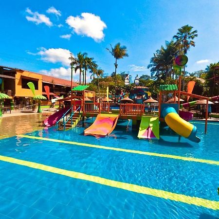 ホテル Hosteria D'Carlos Aqua Park サント・ドミンゴ・デ・ロス・コロラドス エクステリア 写真
