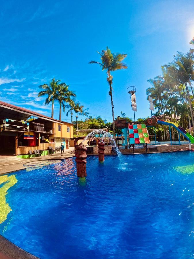 ホテル Hosteria D'Carlos Aqua Park サント・ドミンゴ・デ・ロス・コロラドス エクステリア 写真