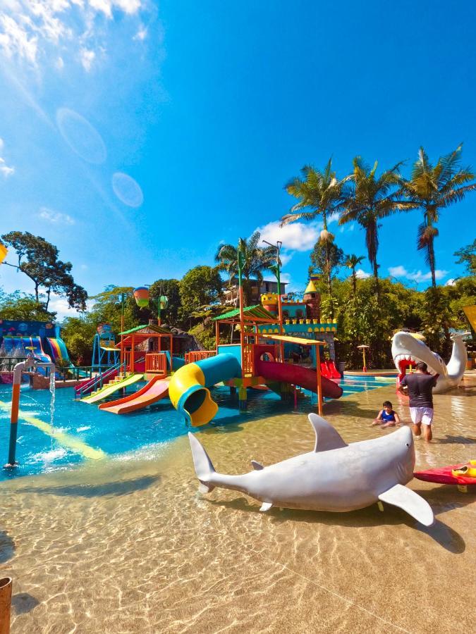 ホテル Hosteria D'Carlos Aqua Park サント・ドミンゴ・デ・ロス・コロラドス エクステリア 写真