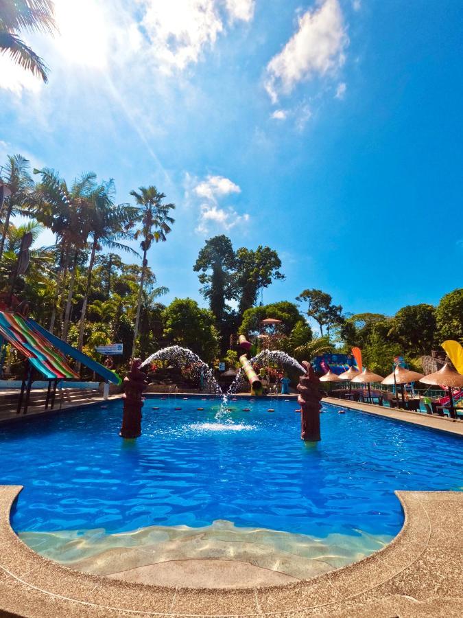 ホテル Hosteria D'Carlos Aqua Park サント・ドミンゴ・デ・ロス・コロラドス エクステリア 写真
